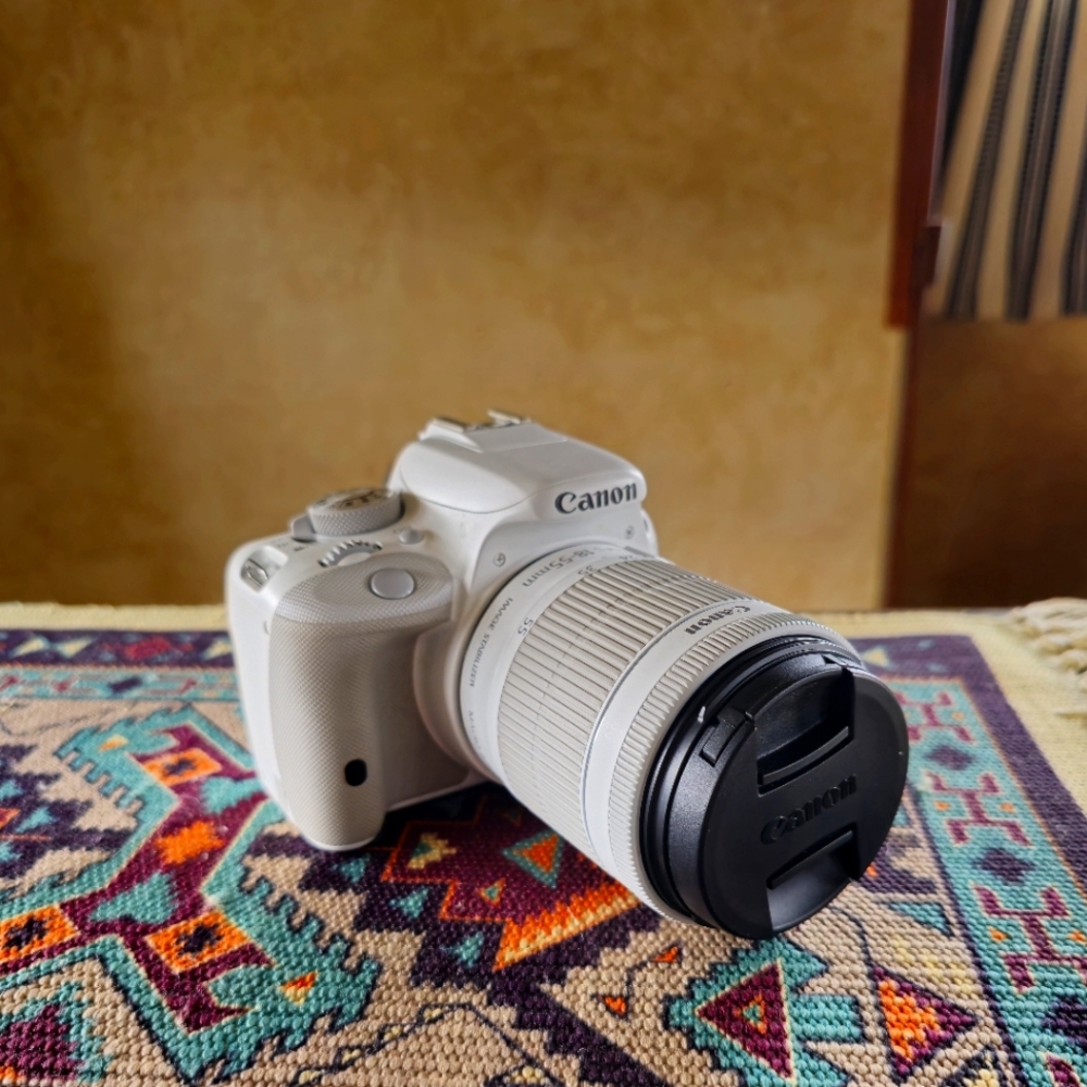 SOLD LOCALLY Canon Rebel SL1 - White